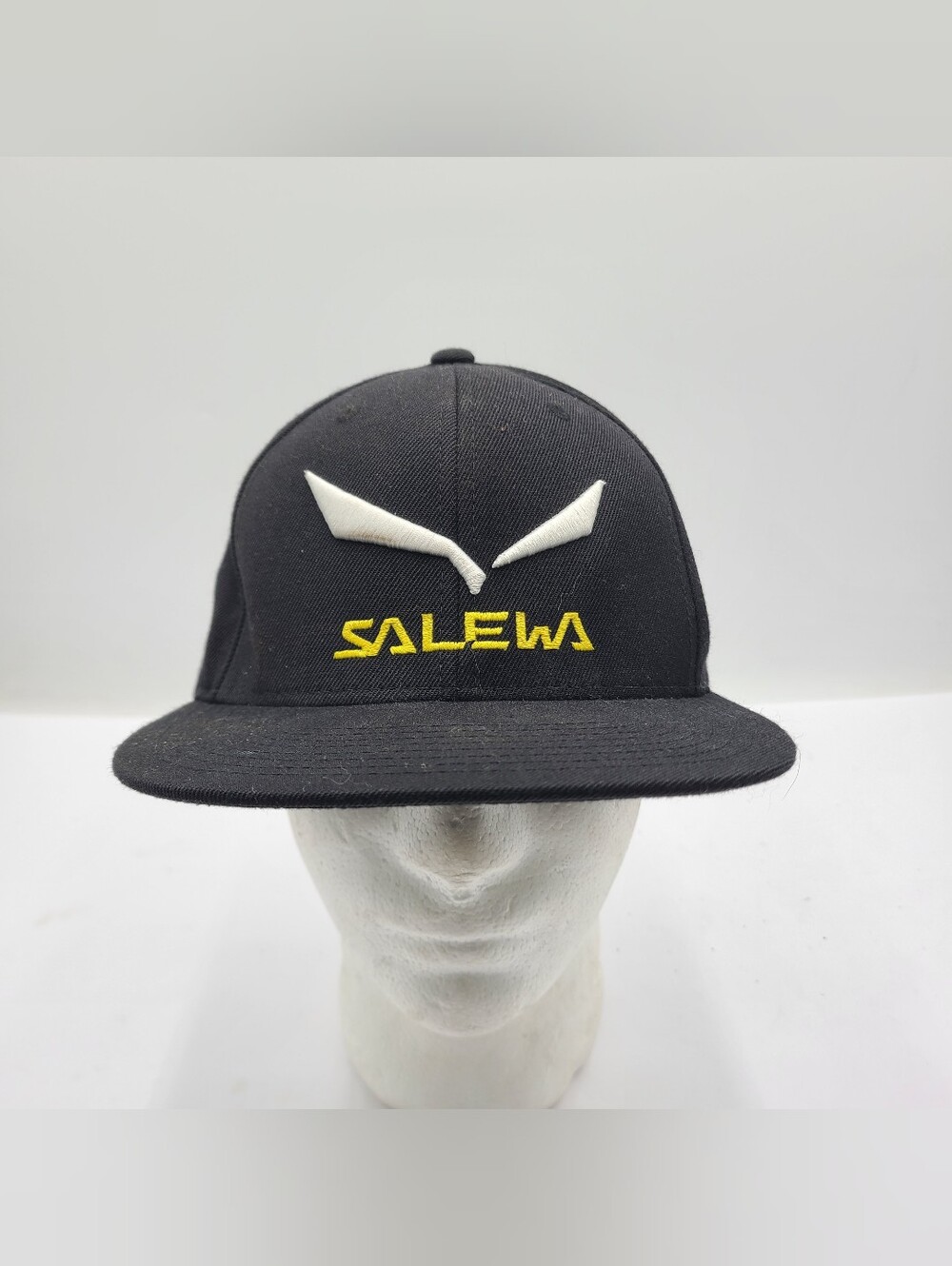 B55 Salewa Black Cap Hat Outdoor Logo One Size Snap Back